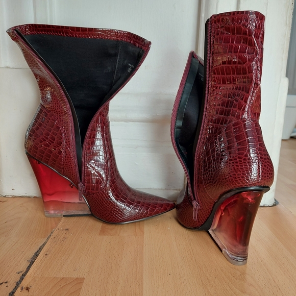 Boots, US7, bordeaux - Picture 3 of 3